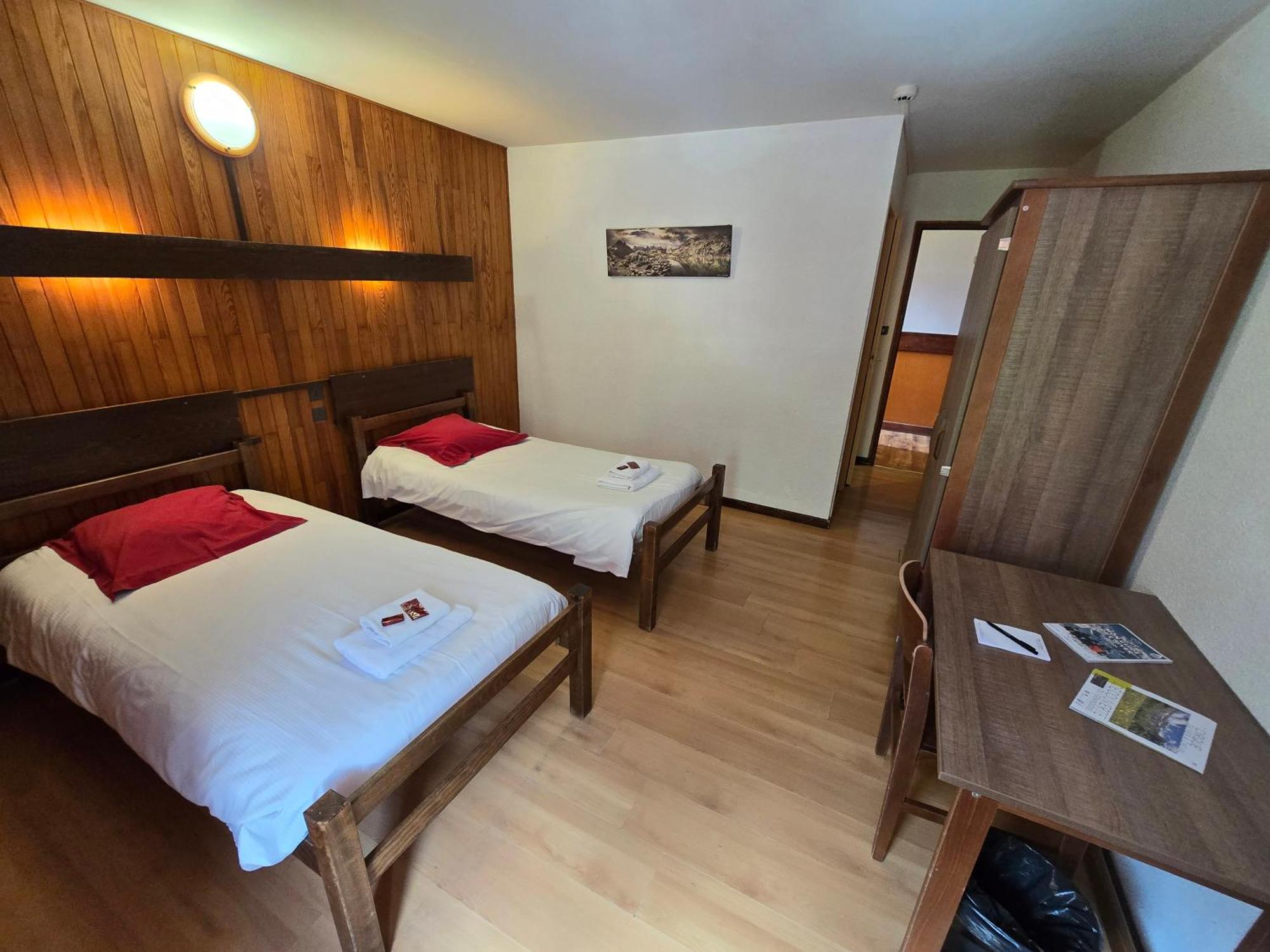 Hotel Et Centre De Vacances Le Choucas Sixt-Fer-a-Cheval Exterior photo
